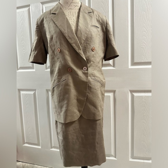 Valerie Stevens Jackets & Blazers - VINTAGE Valerie Stevens Linen Suit, Women’s Size 12